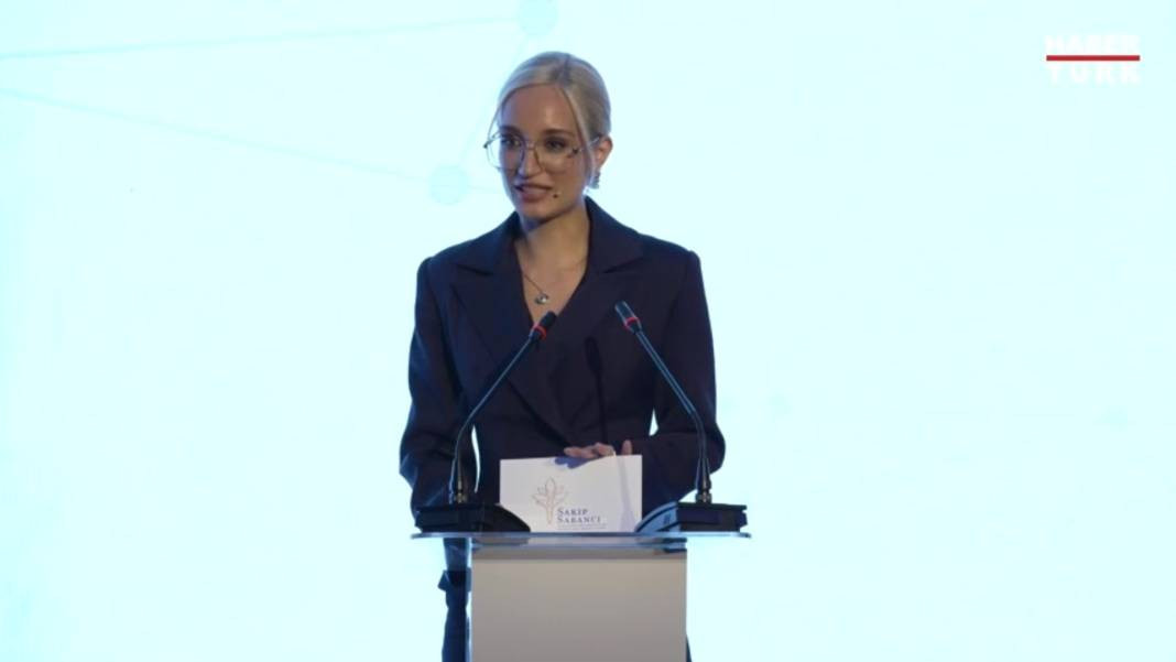 Kerem Bürsin'in yeni aşkı Türkiye’nin en zengin ailesinin torunu çıktı - Resim: 41